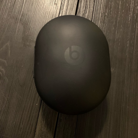 Beats by dr Dre studio3 wireless overear headphone - Picture 4 of 4